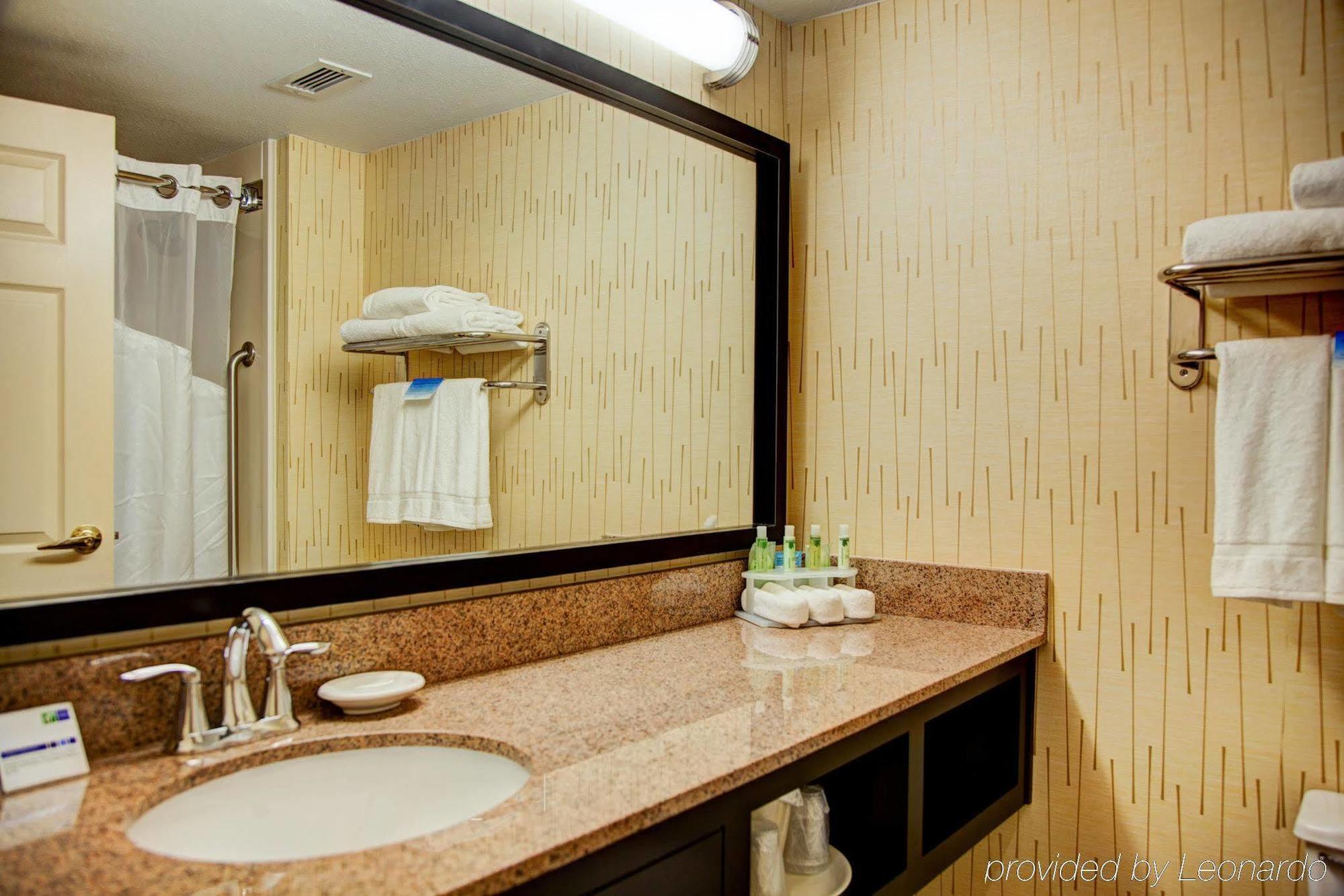 Holiday Inn Express Tyler South By Ihg Exterior photo